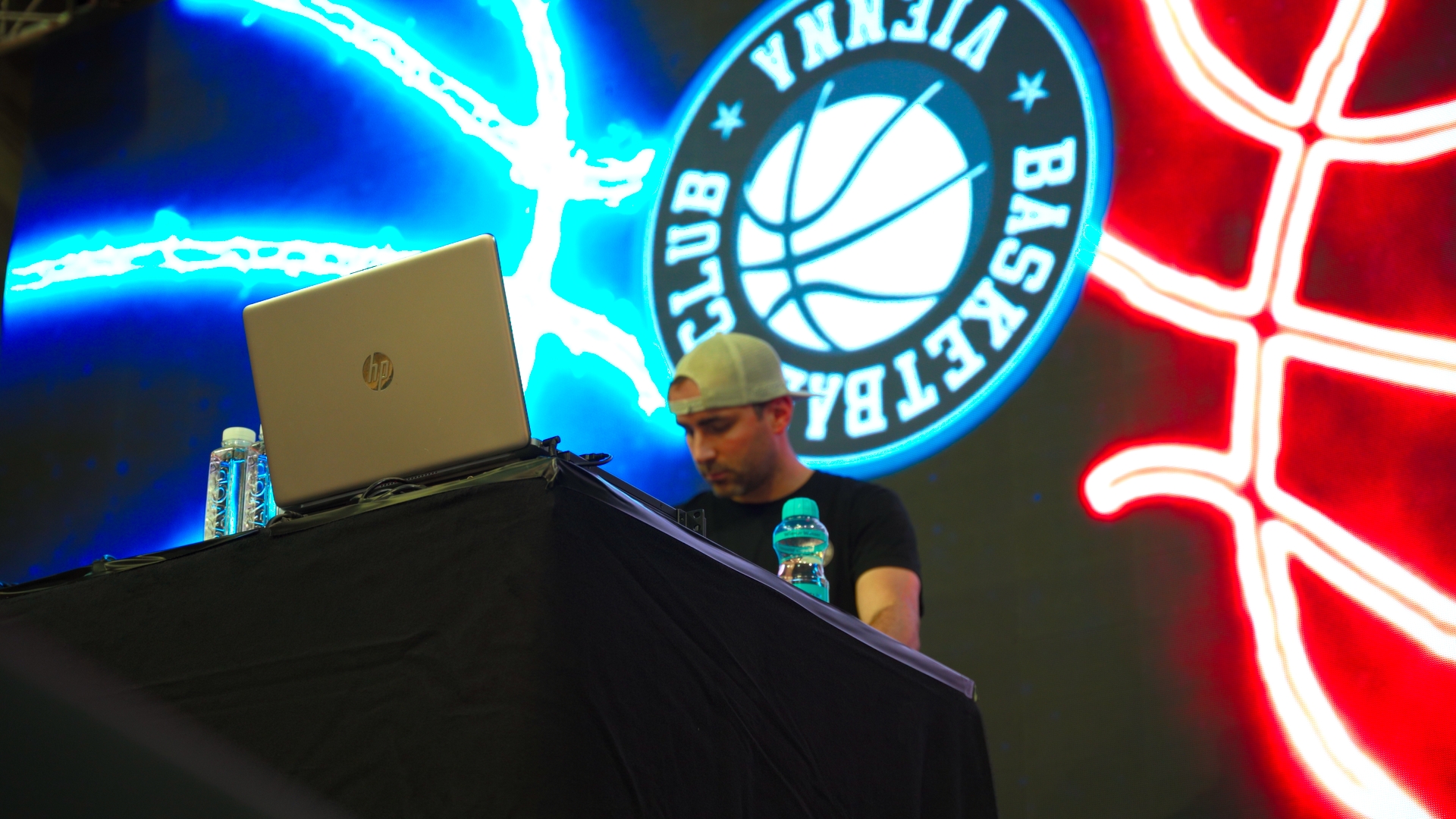 Every point. Every move. Boum.